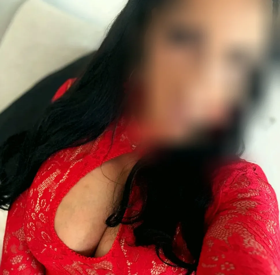 Anna, 37