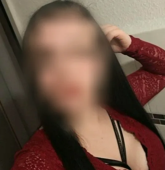 Emily, 24