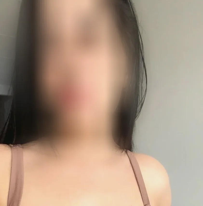 Helena, 33