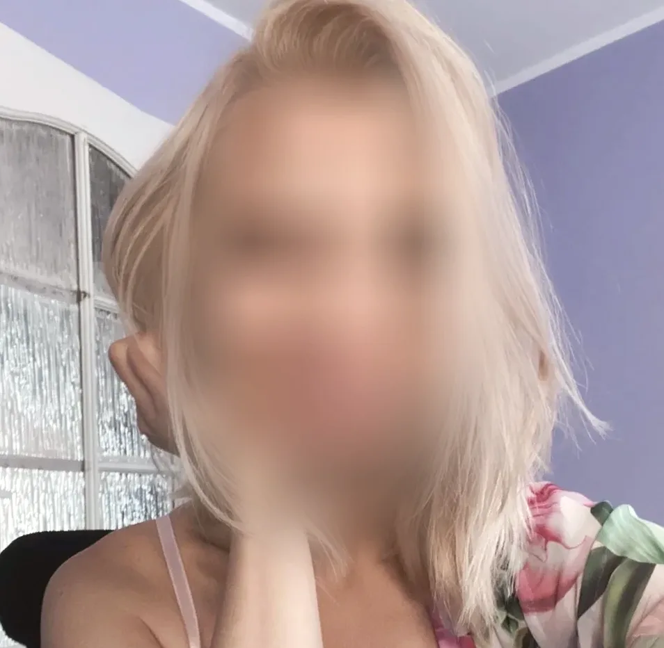 Michaela, 31