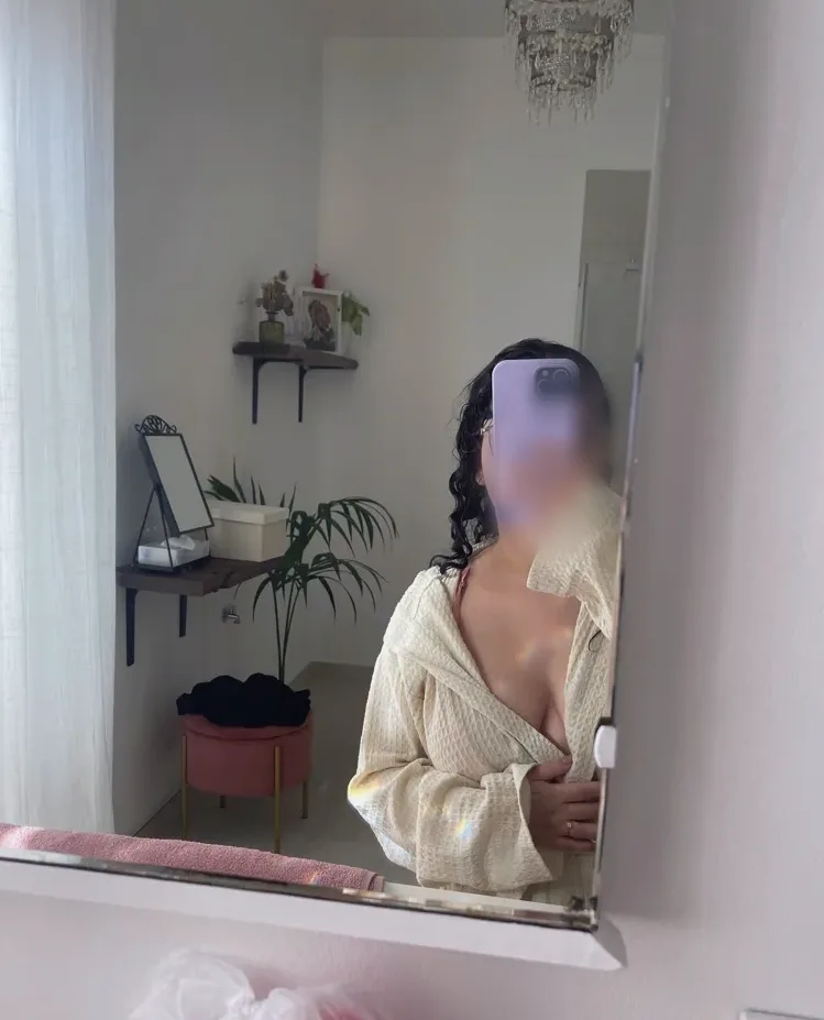 Natasa, 24