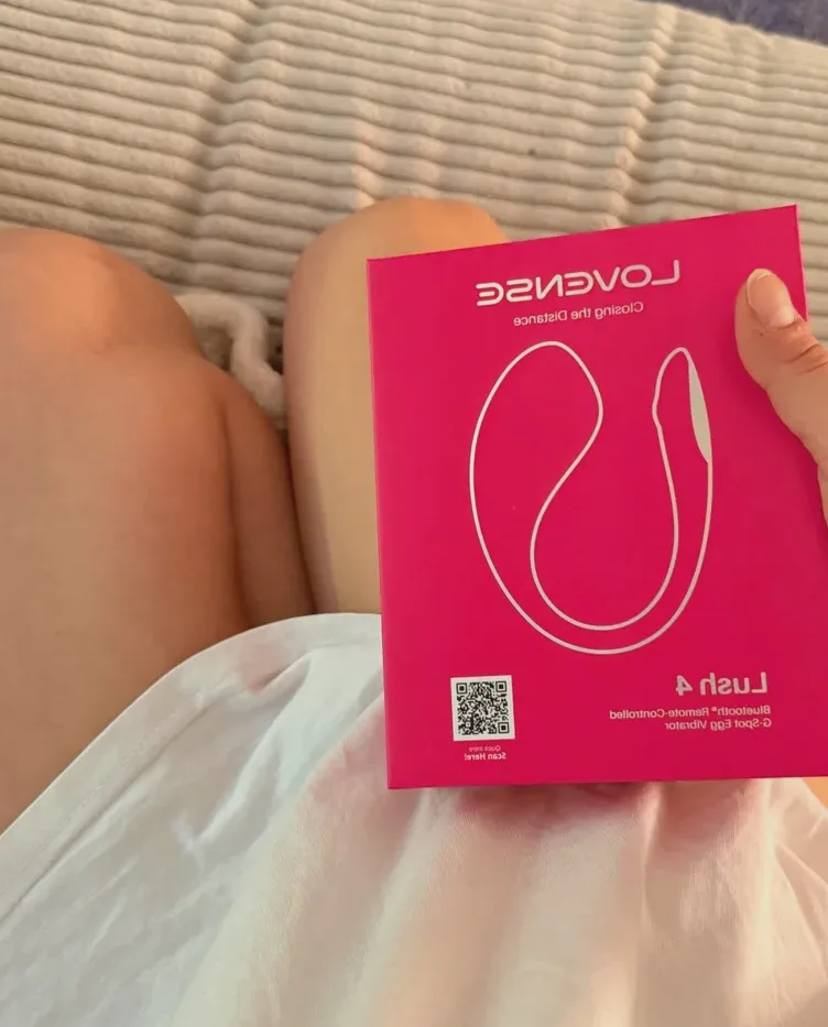 Sarah, 26
