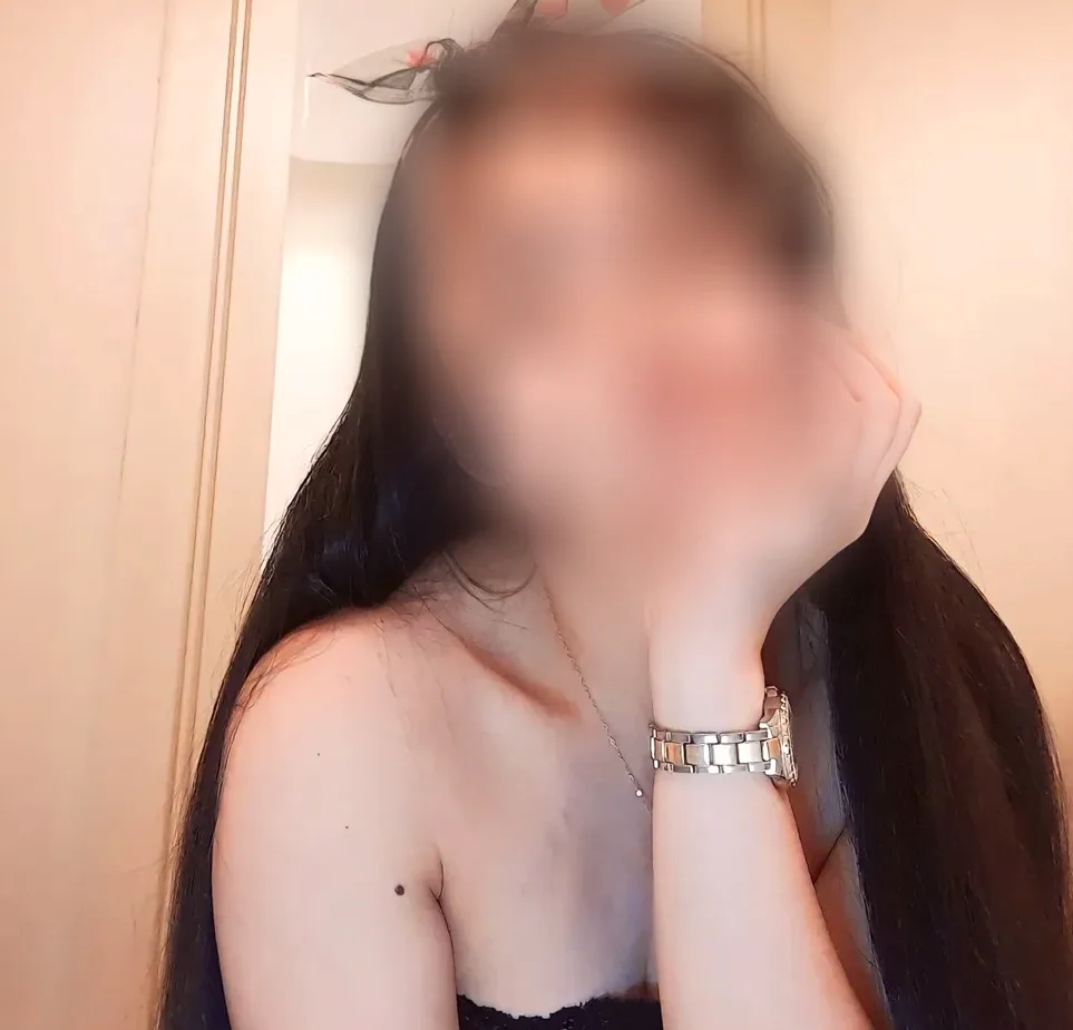 Sophia, 32