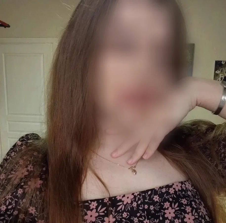 Viktoria, 24